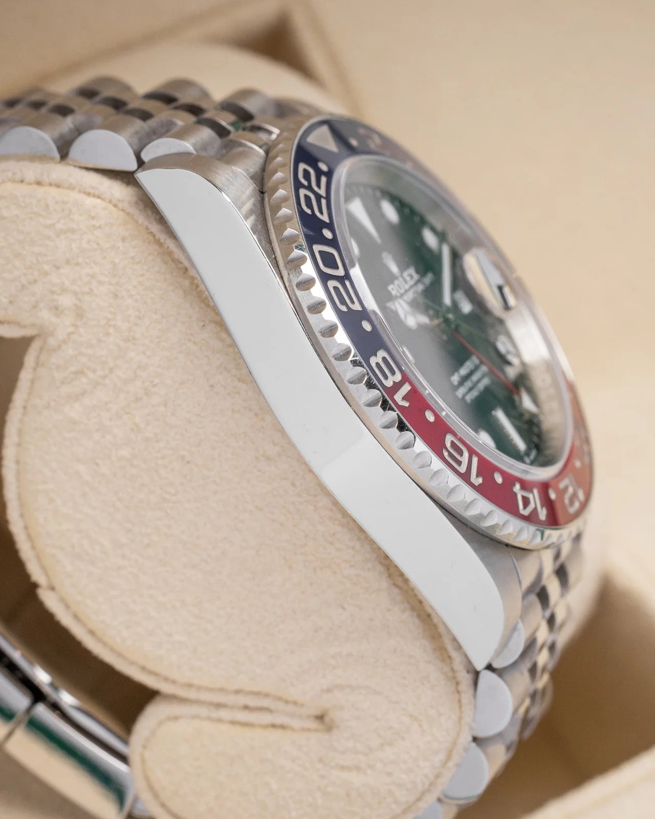 Rolex GMT-Master II Pepsi 126710BLRO